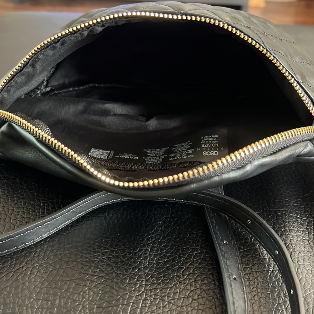 Black ASOS Plus Size Fanny Pack - Picture 3 of 4